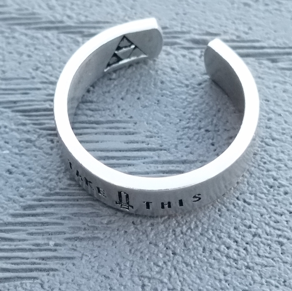 Adjustable Zelda sword ring - Picture 5 of 7